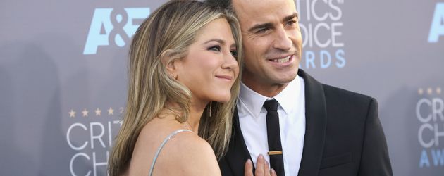Jennifer Aniston und Ehemann Justin Theroux bei den "Critics' Choice Awards" 2016 in Santa Monica Jennifer Aniston und Ehemann Justin Theroux bei den "Critics' Choice Awards" 2016 in Santa Monica