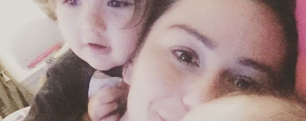 Jennifer "Jwoww"-Farley kuschelt mit ihren Kindern Meilani und Greyson Jennifer "Jwoww"-Farley kuschelt mit ihren Kindern Meilani und Greyson