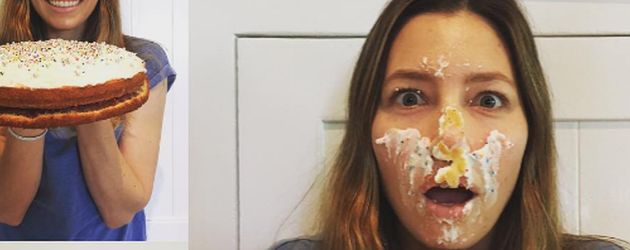 Jessica Biel mit Torte im Gesicht Jessica Biel mit Torte im Gesicht