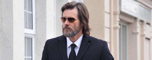 Jim Carrey bei der Beerdingung seiner Freundin Jim Carrey bei der Beerdingung seiner Freundin