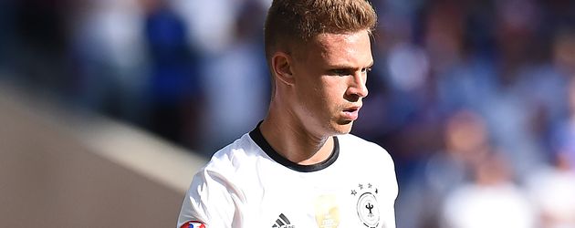 Joshua Kimmich bei der Fussball-EM 2016: Deutschland vs Slowakei Joshua Kimmich bei der Fussball-EM 2016: Deutschland vs Slowakei