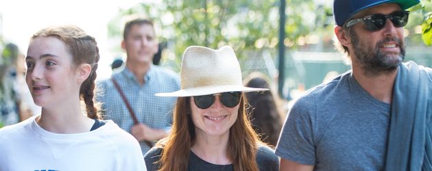 Liv Freundlich, Julianne Moore & Bart Freundlich in New York City Liv Freundlich, Julianne Moore & Bart Freundlich in New York City
