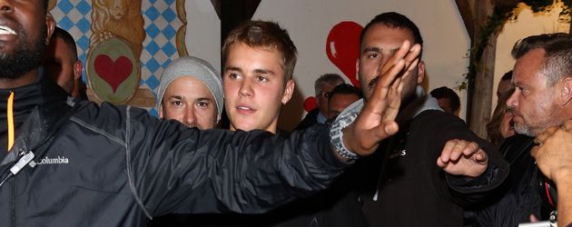 Justin Bieber mit seiner Entourage auf dem Oktoberfest Justin Bieber mit seiner Entourage auf dem Oktoberfest