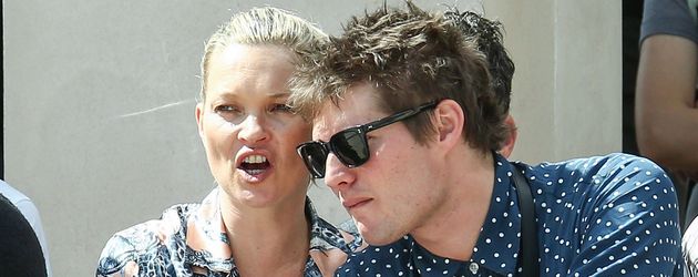 Kate Moss mit ihrem Freund Graf Nikolai von Bismarck bei der Fashion-Week Kate Moss mit ihrem Freund Graf Nikolai von Bismarck bei der Fashion-Week