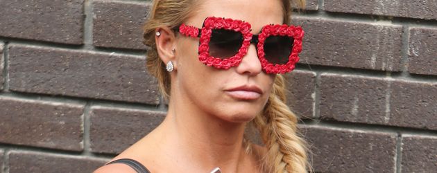Katie Price mit Sonnenbrille Katie Price mit Sonnenbrille