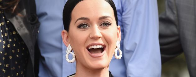 Katy Perry bei einer Ehrung auf dem Walk of Fame Katy Perry bei einer Ehrung auf dem Walk of Fame