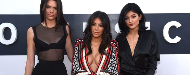 Kendall Jenner, Kim Kardashian und Kylie Jenner bei den MTV Video Music Awards 2014 Kendall Jenner, Kim Kardashian und Kylie Jenner bei den MTV Video Music Awards 2014