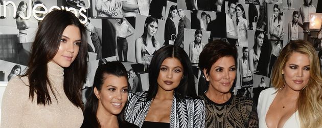 Khloe Kardashian, Kylie Jenner, Kendall Jenner, Kourtney Kardashian und Kris Jenner Khloe Kardashian, Kylie Jenner, Kendall Jenner, Kourtney Kardashian und Kris Jenner