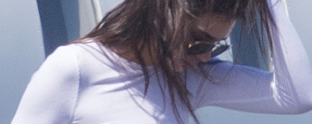 Kendall Jenner landet in Melbourne mit ihrem Privatjet Kendall Jenner landet in Melbourne mit ihrem Privatjet
