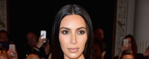 Kim Kardashian bei der Balmain-Show der Pariser-Fashion-Week 2016 Kim Kardashian bei der Balmain-Show der Pariser-Fashion-Week 2016