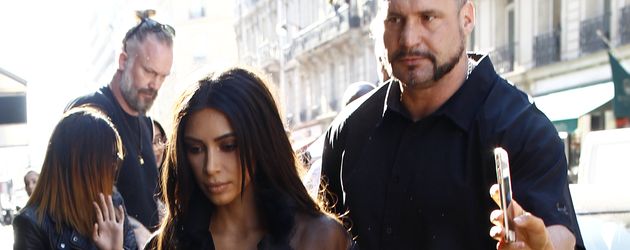 Kim Kardashian und Bodyguard Pascal Duvier in Paris Kim Kardashian und Bodyguard Pascal Duvier in Paris