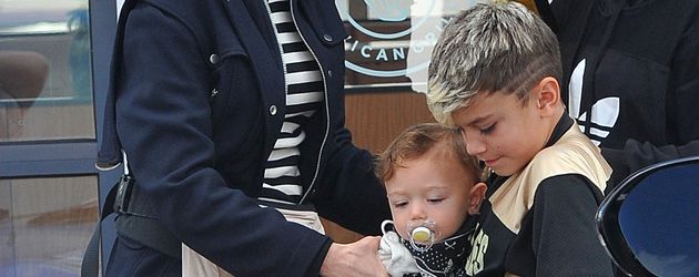 Gwen Stefani, Apollo Bowie Flynn Rossdale und Kingston Rossdale Gwen Stefani, Apollo Bowie Flynn Rossdale und Kingston Rossdale