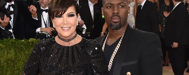 Kris Jenner und Corey Gamble bei der MET Gala Kris Jenner und Corey Gamble bei der MET Gala