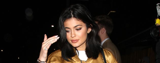 Kylie Jenner vor dem "The Nice Guy" Nachtclub in Los Angeles Kylie Jenner vor dem "The Nice Guy" Nachtclub in Los Angeles
