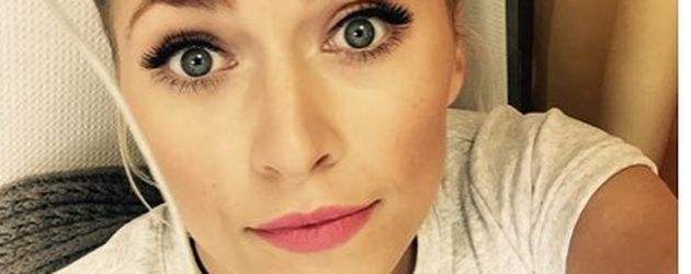 Lena Gercke mit geflochtenem Zopf Lena Gercke mit geflochtenem Zopf