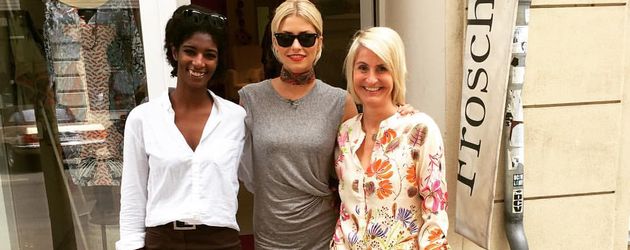Lena Gercke mit "The Voice of Germany"-Kandidatin Vera (l.) und ihrer Chefin (r.) Lena Gercke mit "The Voice of Germany"-Kandidatin Vera (l.) und ihrer Chefin (r.)