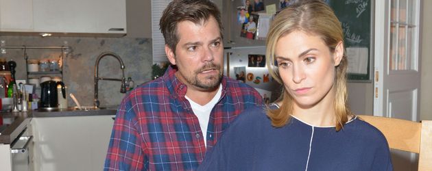 Leon (Daniel Fehlow) und Sophie (Lea Marlen Woitack) bei GZSZ Leon (Daniel Fehlow) und Sophie (Lea Marlen Woitack) bei GZSZ