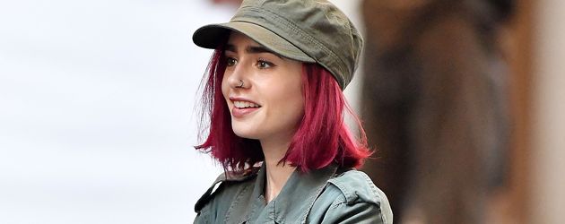 Lily Collins am Filmset on "Okja" in NYC Lily Collins am Filmset on "Okja" in NYC