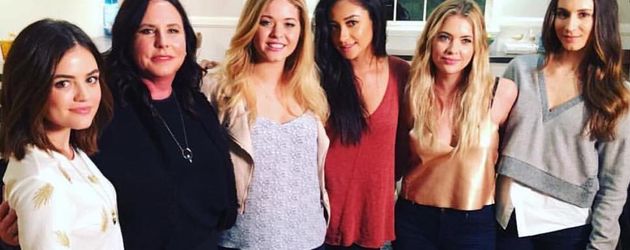 Lucy Hale, Marlene King, Sasha Pieterse, Shay Mitchell, Ashley Benson und Troian Bellisario Lucy Hale, Marlene King, Sasha Pieterse, Shay Mitchell, Ashley Benson und Troian Bellisario