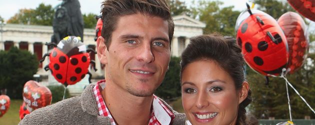 Mario Gomez und Silvia Meichel auf dem Oktoberfest im Jahr 2012 Mario Gomez und Silvia Meichel auf dem Oktoberfest im Jahr 2012