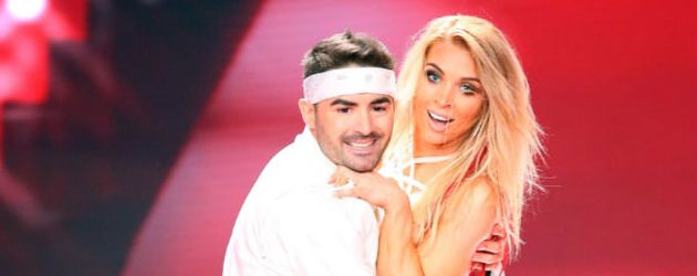 Menderes Bagci und Aneta Sablik tanzen zu 'Come On Over' von Christina Aguilera. Menderes Bagci und Aneta Sablik tanzen zu 'Come On Over' von Christina Aguilera.