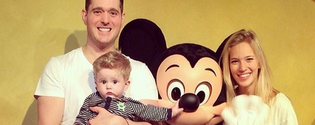 Michael Bublé mit seiner Frau Luisana und ihrem gemeinsamen Sohn Noah im Disneyland Paris Michael Bublé mit seiner Frau Luisana und ihrem gemeinsamen Sohn Noah im Disneyland Paris