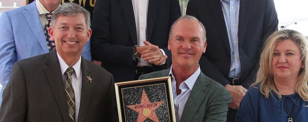 Michael Keaton wird mit einem Stern auf dem "Walk of Fame" geehrt Michael Keaton wird mit einem Stern auf dem "Walk of Fame" geehrt