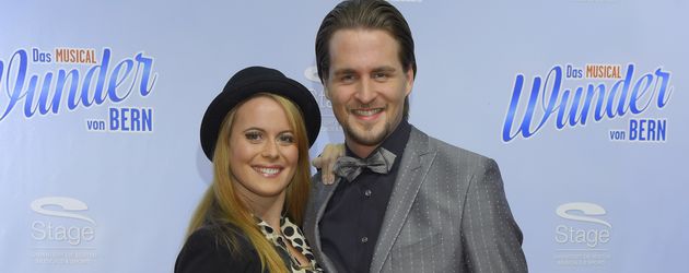 Nadja Schweiwiller und Alexander Klaws im November 2014 in Hamburg Nadja Schweiwiller und Alexander Klaws im November 2014 in Hamburg
