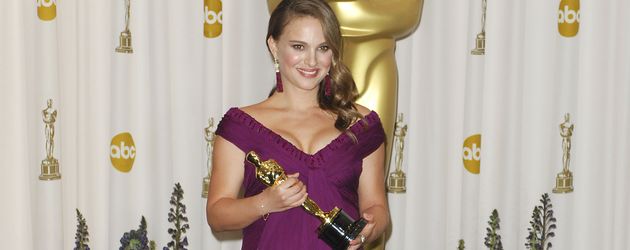 Natalie Portman nach ihrem Oscar-Gewinn für "Black Swan" 2011 Natalie Portman nach ihrem Oscar-Gewinn für "Black Swan" 2011