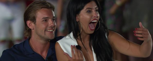 Nathan Massey und Cara de la Hoyde im "Love Island"-Finale 2016 Nathan Massey und Cara de la Hoyde im "Love Island"-Finale 2016