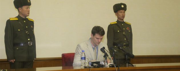 Otto Warmbier bei einer Pressekonferenz in Pjöngjang, 2016 Otto Warmbier bei einer Pressekonferenz in Pjöngjang, 2016