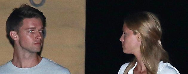 Patrick Schwarzenegger und Abby Champion in Malibu Patrick Schwarzenegger und Abby Champion in Malibu