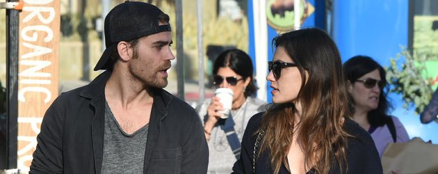 Paul Wesley und Phoebe Tonkin in Los Angeles Paul Wesley und Phoebe Tonkin in Los Angeles