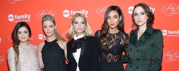 Shay Mitchell, Ashley Benson, Lucy Hale und Troian Bellisario Shay Mitchell, Ashley Benson, Lucy Hale und Troian Bellisario