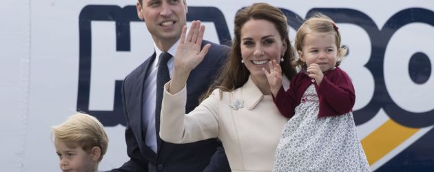 Prinz William und Herzogin Kate mit George und Charlotte in Kanada Prinz William und Herzogin Kate mit George und Charlotte in Kanada