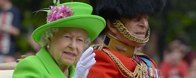 Queen Elizabeth II. und Prinz Philip bei der Trooping The Colour Parade in London Queen Elizabeth II. und Prinz Philip bei der Trooping The Colour Parade in London