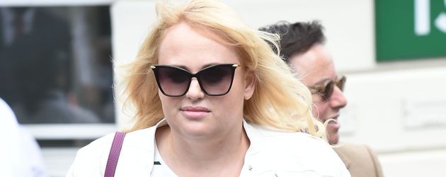 Rebel Wilson beim Tennis-Turnier in Wimbledon Rebel Wilson beim Tennis-Turnier in Wimbledon