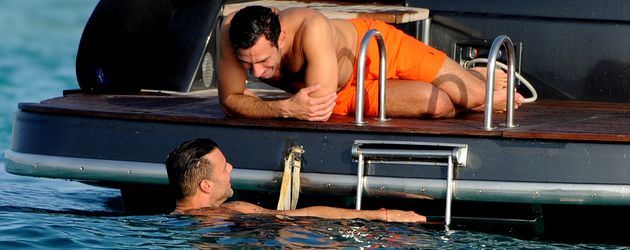 Ricky Martin und sein Freund Jwan Yosef vergügen sich im Meer Ricky Martin und sein Freund Jwan Yosef vergügen sich im Meer