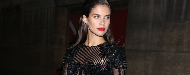 Sara Sampaio auf der Paris Fashion Week Sara Sampaio auf der Paris Fashion Week