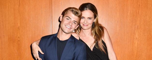Garrett Clayton und Alicia Silverstone Garrett Clayton und Alicia Silverstone