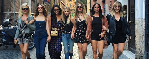 Troian Bellisario, Shay Mitchell und Ashley Benson mit Freundinnen in Italien Troian Bellisario, Shay Mitchell und Ashley Benson mit Freundinnen in Italien
