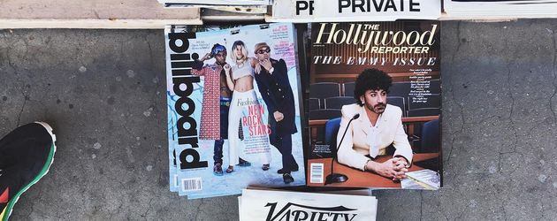 Sofia Richie entdeckt sich auf dem "Billboard"-Cover in Los Angeles Sofia Richie entdeckt sich auf dem "Billboard"-Cover in Los Angeles