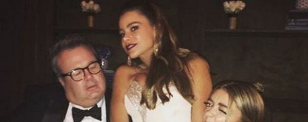 Sofia Vergara, Eric Stonestreet und Sarah Hyland bei den Emmys Sofia Vergara, Eric Stonestreet und Sarah Hyland bei den Emmys