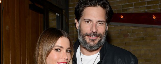 Sofia Vergara und Joe Manganiello bei der Premiere von "Pee-wee's Big Holiday" in Austin Sofia Vergara und Joe Manganiello bei der Premiere von "Pee-wee's Big Holiday" in Austin