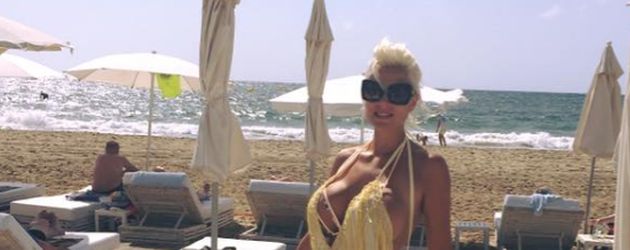 Sophia Wollersheim am Strand von Ibiza Sophia Wollersheim am Strand von Ibiza