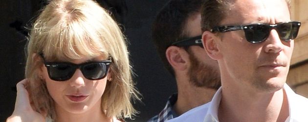 Taylor Swift und Tom Hiddleston bei einem Spaziergang in Rom 2016 Taylor Swift und Tom Hiddleston bei einem Spaziergang in Rom 2016