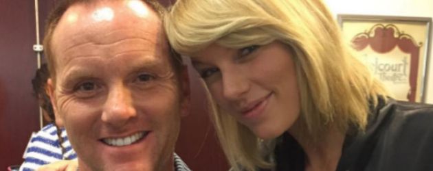 Taylor Swift (r.) Taylor Swift (r.)