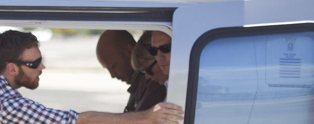Taylor Swift und Tom Hiddleston beim Abflug mit dem Helikopter in Rom Taylor Swift und Tom Hiddleston beim Abflug mit dem Helikopter in Rom