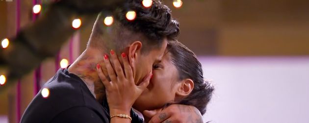 Terry Walsh und Malin Andersson in einer Szene von "Love Island" Terry Walsh und Malin Andersson in einer Szene von "Love Island"