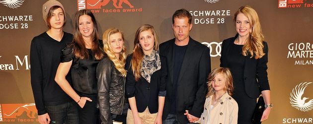 Til und Dana Schweiger mit ihren vier Kinders und Tils Ex-Freundin Svenja Holtmann Til und Dana Schweiger mit ihren vier Kinders und Tils Ex-Freundin Svenja Holtmann